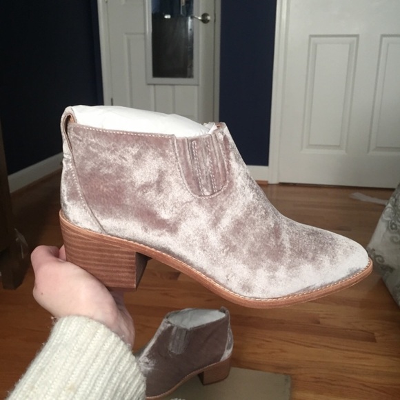 NWT Madewell The Grayson Chelsea Boot in Velvet - Picture 3 of 8